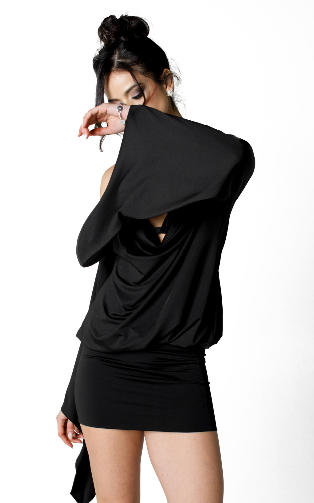 WILLOW BLACK
